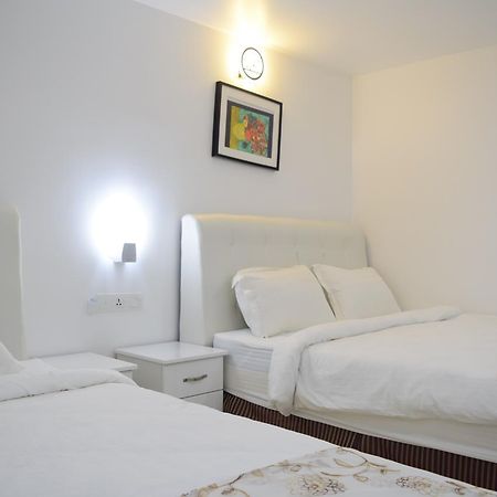 S Rose Hotel Sepang Exterior foto